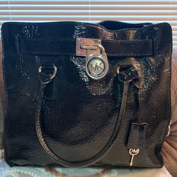 Michael Kors North/South Hamilton textured patent leather tote - Picture 2 of 16